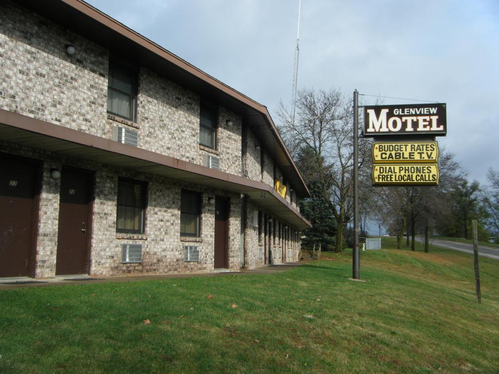 דובוק Glenview Motel מראה חיצוני תמונה